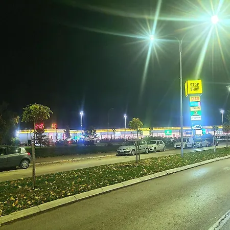 Linden Avenue - Self Check In