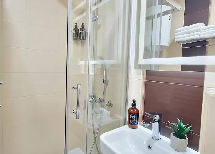 Linden Avenue - Self Check In *