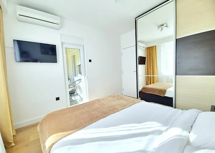 Linden Avenue - Self Check In *